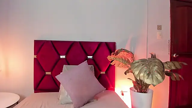 AnnaBroooks online show from February 7, 2026, 12:18 am