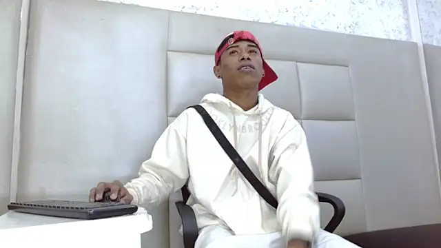 Snapshot of TonnyMarck chatting on February 27, 2026, 2:34 am TonnyMarck online show from February 27, 2026, 2:34 am