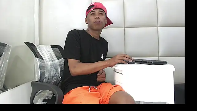 Snapshot of TonnyMarck chatting on February 12, 2026, 3:17 am TonnyMarck online show from February 12, 2026, 3:17 am