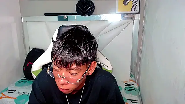 Liarr  online show from March 24, 2026, 7:58 pm