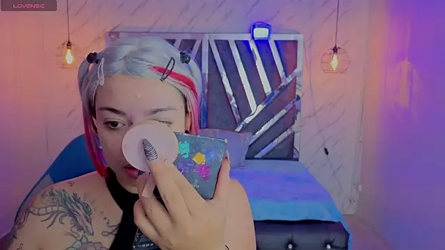  Vermell  online show from March 20, 2026, 7:04 pm