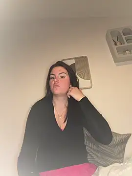 kiaraaaa75 online show from March 31, 2026, 7:16 pm