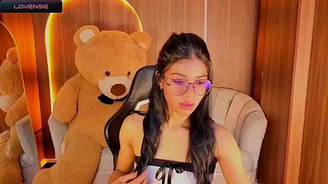 Alina b  online show from February 3, 2026, 8:14 pm