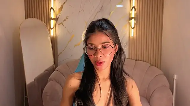 Alina b  online show from April 11, 2026, 12:53 pm