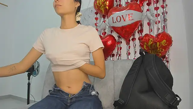 Snapshot of velvetluna_ chatting on February 20, 2026, 11:12 am velvetluna online show from February 20, 2026, 11:12 am