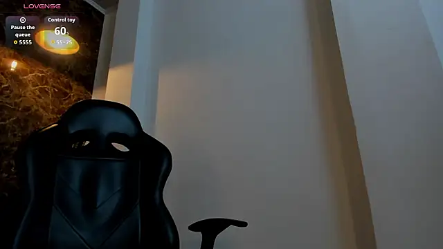 Hanna Becker  online show from March 26, 2026, 11:30 am