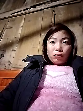 Snapshot of Ella-aa chatting on February 2, 2026, 10:09 pm Ella-aa online show from February 2, 2026, 10:09 pm