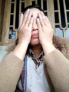 Snapshot of Ella-aa chatting on February 23, 2026, 6:47 am Ella-aa online show from February 23, 2026, 6:47 am