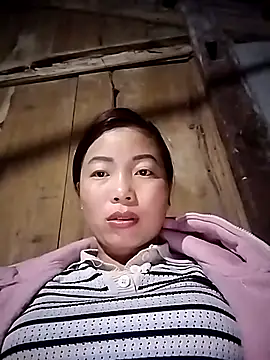 Snapshot of Ella-aa chatting on February 15, 2026, 10:30 pm Ella-aa online show from February 15, 2026, 10:30 pm