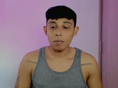 nilo2021 online show from April 20, 2026, 9:27 pm
