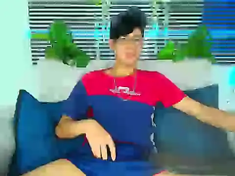 ThiiagoSaeenz online show from February 9, 2026, 4:05 pm