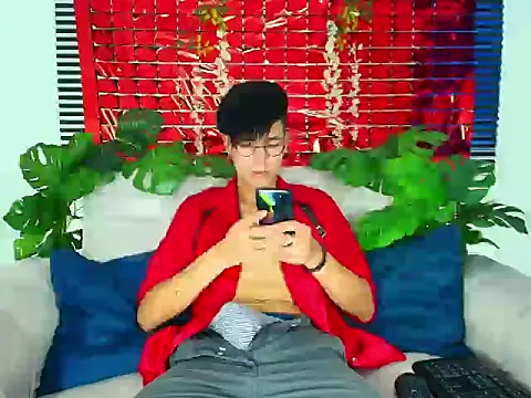 ThiiagoSaeenz online show from February 25, 2026, 3:56 pm