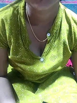 Snapshot of call_me_rani143 chatting on March 8, 2026, 4:32 pm call me rani143 online show from March 8, 2026, 4:32 pm