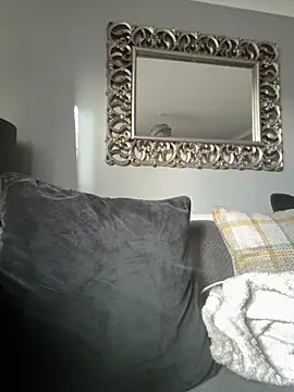 Milssweetx online show from March 30, 2026, 7:32 am