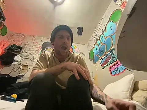 Snapshot of gothboiplzty chatting on February 18, 2026, 1:36 am gothboiplzty online show from February 18, 2026, 1:36 am