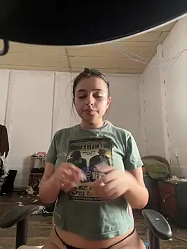 Snapshot of vainillasuave chatting on February 28, 2026, 7:02 pm vainillasuave online show from February 28, 2026, 7:02 pm