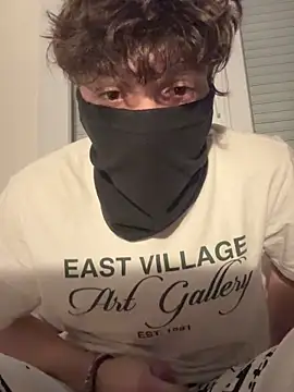 leoooooo88888 online show from March 9, 2026, 11:08 pm