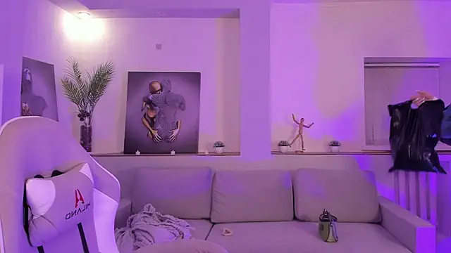 Snapshot of Madison_dolly chatting on February 15, 2026, 2:01 am Madison dolly online show from February 15, 2026, 2:01 am