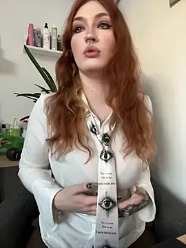 Snapshot of _HESOYAM chatting on February 4, 2026, 12:44 pm HESOYAM online show from February 4, 2026, 12:44 pm