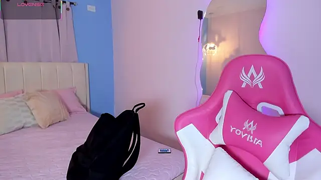 Snapshot of LOU_22_ chatting on February 19, 2026, 12:46 pm LOU 22 online show from February 19, 2026, 12:46 pm