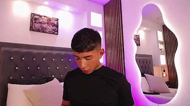 Snapshot of Fancy_Vixen chatting on March 3, 2026, 2:51 am Fancy Vixen online show from March 3, 2026, 2:51 am