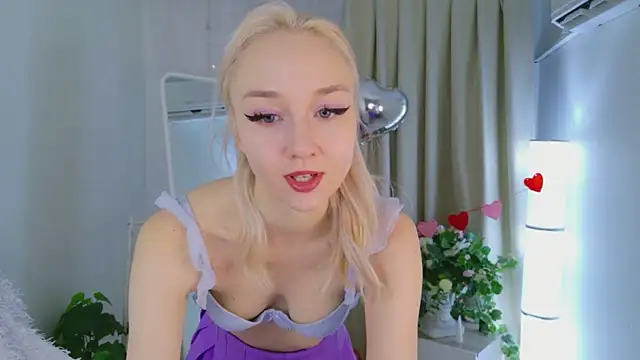 Snapshot of Audrey_Kiss chatting on February 12, 2026, 7:08 am Audrey Kiss online show from February 12, 2026, 7:08 am