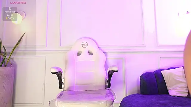 Lia Velez  online show from March 27, 2026, 3:37 am