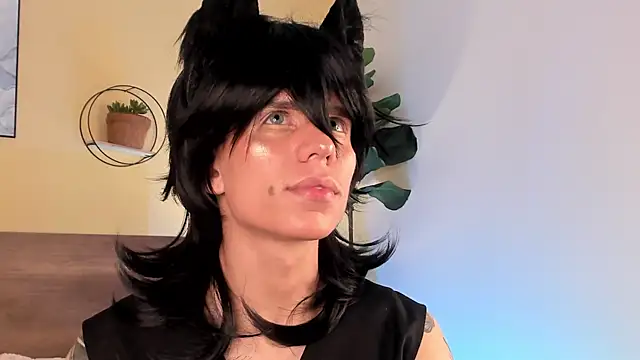 Angel eros  online show from February 24, 2026, 4:02 am