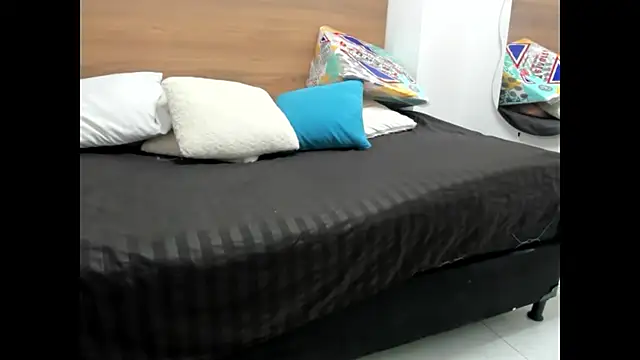 Snapshot of luz-miiaa chatting on February 14, 2026, 11:54 am luz-miiaa online show from February 14, 2026, 11:54 am