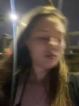 Snapshot of AsynaYuuki chatting on February 3, 2026, 11:37 am AsynaYuuki online show from February 3, 2026, 11:37 am