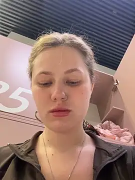 Snapshot of AsynaYuuki chatting on February 22, 2026, 6:53 pm AsynaYuuki online show from February 22, 2026, 6:53 pm