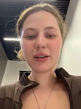 Snapshot of AsynaYuuki chatting on February 26, 2026, 6:52 pm AsynaYuuki online show from February 26, 2026, 6:52 pm