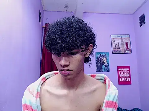 Snapshot of bigcock_twinks chatting on February 21, 2026, 11:29 pm bigcock twinks online show from February 21, 2026, 11:29 pm