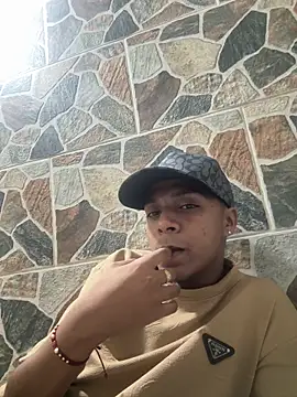 hotboyluxe online show from May 16, 2026, 1:37 am