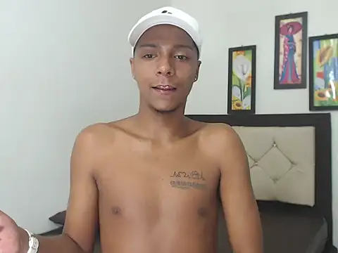 Snapshot of hotboyluxe chatting on February 25, 2026, 5:57 pm hotboyluxe online show from February 25, 2026, 5:57 pm