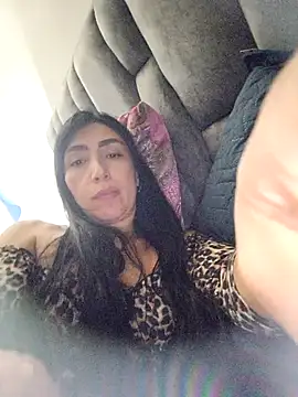 Snapshot of Mia_Davis__ chatting on March 1, 2026, 12:32 am Mia Davis online show from March 1, 2026, 12:32 am