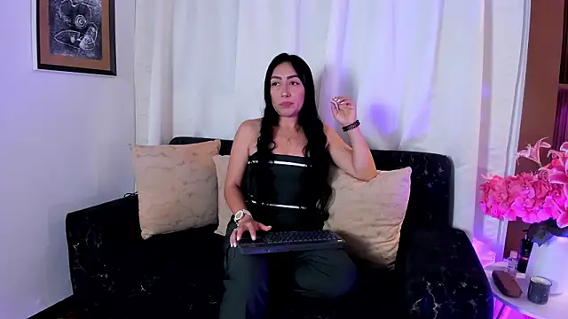 Mia Davis   online show from March 5, 2026, 11:51 am