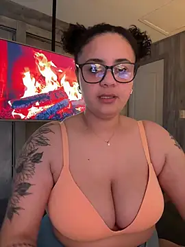 Snapshot of BabyChanntal chatting on February 18, 2026, 9:44 pm BabyChanntal online show from February 18, 2026, 9:44 pm