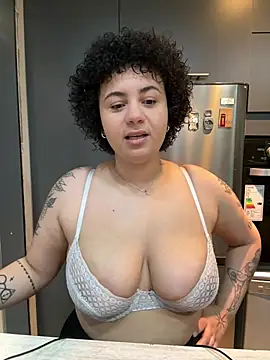 Snapshot of BabyChanntal chatting on February 17, 2026, 2:36 pm BabyChanntal online show from February 17, 2026, 2:36 pm