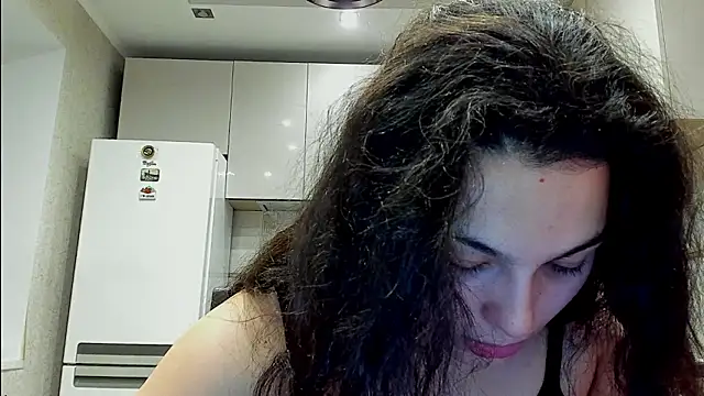 Dianasi online show from February 20, 2026, 3:25 pm