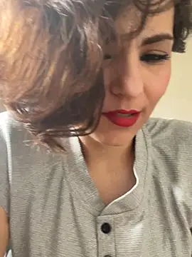 eva luz online show from April 13, 2026, 1:59 pm