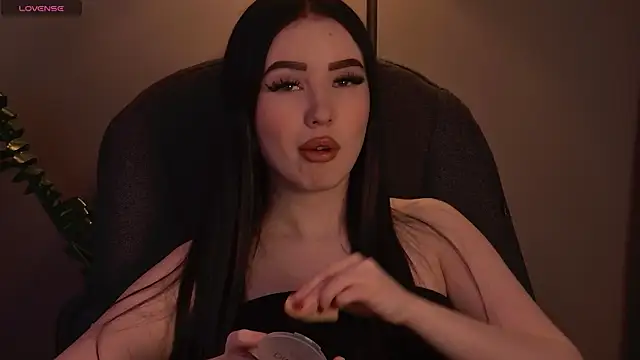 ArianaLim online show from April 12, 2026, 3:26 pm