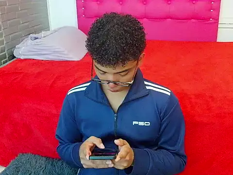 philipsex28 online show from February 5, 2026, 7:32 pm