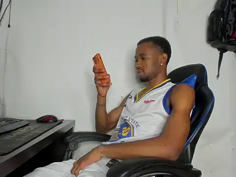 Snapshot of Kofi_exotic_2 chatting on May 15, 2026, 9:24 pm Kofi exotic 2 online show from May 15, 2026, 9:24 pm