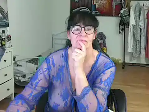 Sylly online show from March 2, 2025, 11:41 am
