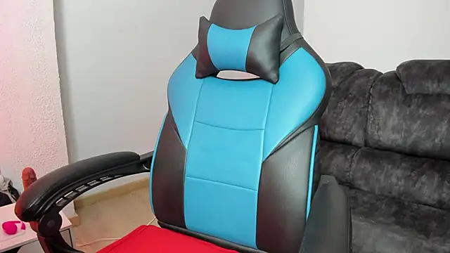 Emily bruss online show from April 15, 2026, 7:58 pm