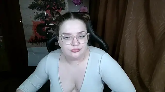 Teasing Dora online show from March 29, 2026, 11:06 pm