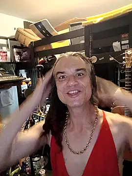 Snapshot of AllucyLu chatting on February 14, 2026, 12:44 am AllucyLu online show from February 14, 2026, 12:44 am