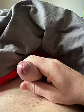 petitsexe52 online show from February 10, 2026, 1:32 pm