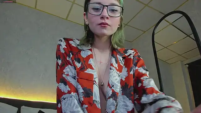 Scarle Whisper online show from February 27, 2026, 1:17 am